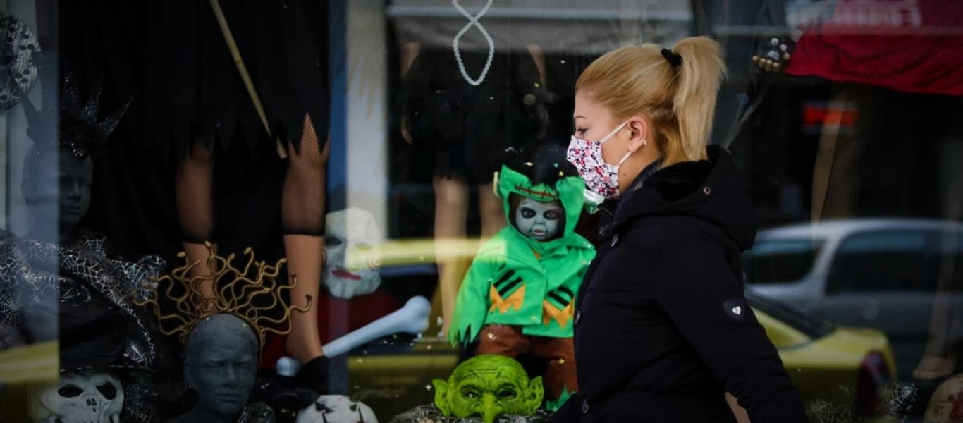 Όλη η Ευρώπη «ανοίγει» σταδιακά μόνο στην Ελλάδα το lockdown «ζει και βασιλεύει»!